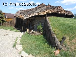 [P03] Dobreni - “Valea celor XII”. Bordeiul lui Davos. » foto by iulianic
 - 
<span class="allrVoted glyphicon glyphicon-heart hidden" id="av1190152"></span>
<a class="m-l-10 hidden" id="sv1190152" onclick="voting_Foto_DelVot(,1190152,26570)" role="button">șterge vot <span class="glyphicon glyphicon-remove"></span></a>
<a id="v91190152" class=" c-red"  onclick="voting_Foto_SetVot(1190152)" role="button"><span class="glyphicon glyphicon-heart-empty"></span> <b>LIKE</b> = Votează poza</a> <img class="hidden"  id="f1190152W9" src="/imagini/loader.gif" border="0" /><span class="AjErrMes hidden" id="e1190152ErM"></span>