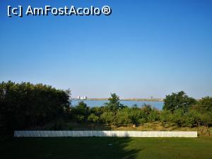 [P25] Vedere asupra lacului de pe balcon, în prima dimineață » foto by crismis
 - 
<span class="allrVoted glyphicon glyphicon-heart hidden" id="av1190403"></span>
<a class="m-l-10 hidden" id="sv1190403" onclick="voting_Foto_DelVot(,1190403,26574)" role="button">șterge vot <span class="glyphicon glyphicon-remove"></span></a>
<a id="v91190403" class=" c-red"  onclick="voting_Foto_SetVot(1190403)" role="button"><span class="glyphicon glyphicon-heart-empty"></span> <b>LIKE</b> = Votează poza</a> <img class="hidden"  id="f1190403W9" src="/imagini/loader.gif" border="0" /><span class="AjErrMes hidden" id="e1190403ErM"></span>