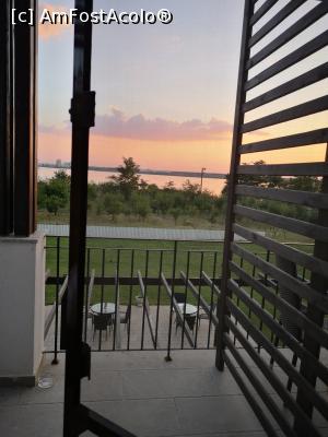 [P04] Ne repezim spre balcon să prindem spectacolul apusului! » foto by crismis
 - 
<span class="allrVoted glyphicon glyphicon-heart hidden" id="av1190382"></span>
<a class="m-l-10 hidden" id="sv1190382" onclick="voting_Foto_DelVot(,1190382,26574)" role="button">șterge vot <span class="glyphicon glyphicon-remove"></span></a>
<a id="v91190382" class=" c-red"  onclick="voting_Foto_SetVot(1190382)" role="button"><span class="glyphicon glyphicon-heart-empty"></span> <b>LIKE</b> = Votează poza</a> <img class="hidden"  id="f1190382W9" src="/imagini/loader.gif" border="0" /><span class="AjErrMes hidden" id="e1190382ErM"></span>