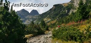 [P10] Vârful Malyovitsa se vede în zare, iar noi ne apropiem de cabană. » foto by Aurici
 - 
<span class="allrVoted glyphicon glyphicon-heart hidden" id="av1212569"></span>
<a class="m-l-10 hidden" id="sv1212569" onclick="voting_Foto_DelVot(,1212569,26584)" role="button">șterge vot <span class="glyphicon glyphicon-remove"></span></a>
<a id="v91212569" class=" c-red"  onclick="voting_Foto_SetVot(1212569)" role="button"><span class="glyphicon glyphicon-heart-empty"></span> <b>LIKE</b> = Votează poza</a> <img class="hidden"  id="f1212569W9" src="/imagini/loader.gif" border="0" /><span class="AjErrMes hidden" id="e1212569ErM"></span>