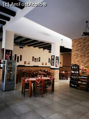 [P13] interior restaurant » foto by mihaela38
 - 
<span class="allrVoted glyphicon glyphicon-heart hidden" id="av1193809"></span>
<a class="m-l-10 hidden" id="sv1193809" onclick="voting_Foto_DelVot(,1193809,26600)" role="button">șterge vot <span class="glyphicon glyphicon-remove"></span></a>
<a id="v91193809" class=" c-red"  onclick="voting_Foto_SetVot(1193809)" role="button"><span class="glyphicon glyphicon-heart-empty"></span> <b>LIKE</b> = Votează poza</a> <img class="hidden"  id="f1193809W9" src="/imagini/loader.gif" border="0" /><span class="AjErrMes hidden" id="e1193809ErM"></span>