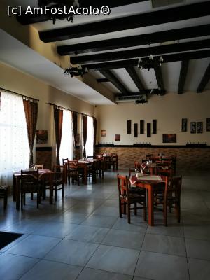 [P14] interior restaurant » foto by mihaela38
 - 
<span class="allrVoted glyphicon glyphicon-heart hidden" id="av1193810"></span>
<a class="m-l-10 hidden" id="sv1193810" onclick="voting_Foto_DelVot(,1193810,26600)" role="button">șterge vot <span class="glyphicon glyphicon-remove"></span></a>
<a id="v91193810" class=" c-red"  onclick="voting_Foto_SetVot(1193810)" role="button"><span class="glyphicon glyphicon-heart-empty"></span> <b>LIKE</b> = Votează poza</a> <img class="hidden"  id="f1193810W9" src="/imagini/loader.gif" border="0" /><span class="AjErrMes hidden" id="e1193810ErM"></span>