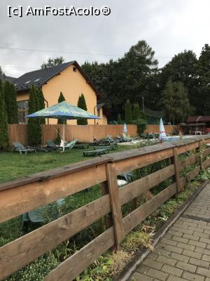 [P06] Prin curte, locul pentru plajă și piscinele » foto by krisstinna
 - 
<span class="allrVoted glyphicon glyphicon-heart hidden" id="av1202516"></span>
<a class="m-l-10 hidden" id="sv1202516" onclick="voting_Foto_DelVot(,1202516,26608)" role="button">șterge vot <span class="glyphicon glyphicon-remove"></span></a>
<a id="v91202516" class=" c-red"  onclick="voting_Foto_SetVot(1202516)" role="button"><span class="glyphicon glyphicon-heart-empty"></span> <b>LIKE</b> = Votează poza</a> <img class="hidden"  id="f1202516W9" src="/imagini/loader.gif" border="0" /><span class="AjErrMes hidden" id="e1202516ErM"></span>