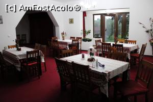 [P26] Pensiunea La Casa Boierului, Cătunele, Gorj, Sala de mese spațioasă.... » foto by mprofeanu
 - 
<span class="allrVoted glyphicon glyphicon-heart hidden" id="av1195491"></span>
<a class="m-l-10 hidden" id="sv1195491" onclick="voting_Foto_DelVot(,1195491,26610)" role="button">șterge vot <span class="glyphicon glyphicon-remove"></span></a>
<a id="v91195491" class=" c-red"  onclick="voting_Foto_SetVot(1195491)" role="button"><span class="glyphicon glyphicon-heart-empty"></span> <b>LIKE</b> = Votează poza</a> <img class="hidden"  id="f1195491W9" src="/imagini/loader.gif" border="0" /><span class="AjErrMes hidden" id="e1195491ErM"></span>