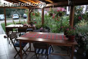 [P33] Pensiunea La Casa Boierului, Cătunele, Gorj, Terasa era liberă când am plecat a doua zi dimineața... » foto by mprofeanu
 - 
<span class="allrVoted glyphicon glyphicon-heart hidden" id="av1195498"></span>
<a class="m-l-10 hidden" id="sv1195498" onclick="voting_Foto_DelVot(,1195498,26610)" role="button">șterge vot <span class="glyphicon glyphicon-remove"></span></a>
<a id="v91195498" class=" c-red"  onclick="voting_Foto_SetVot(1195498)" role="button"><span class="glyphicon glyphicon-heart-empty"></span> <b>LIKE</b> = Votează poza</a> <img class="hidden"  id="f1195498W9" src="/imagini/loader.gif" border="0" /><span class="AjErrMes hidden" id="e1195498ErM"></span>
