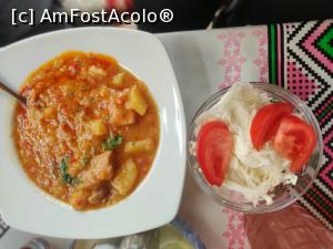 [P25] Punct Gastronomic Local Scărița - Belioara,lângă Rezervația Scărița-Belioara, jud. Cluj, gulas cu salată » foto by Dana2008
 - 
<span class="allrVoted glyphicon glyphicon-heart hidden" id="av1196253"></span>
<a class="m-l-10 hidden" id="sv1196253" onclick="voting_Foto_DelVot(,1196253,26614)" role="button">șterge vot <span class="glyphicon glyphicon-remove"></span></a>
<a id="v91196253" class=" c-red"  onclick="voting_Foto_SetVot(1196253)" role="button"><span class="glyphicon glyphicon-heart-empty"></span> <b>LIKE</b> = Votează poza</a> <img class="hidden"  id="f1196253W9" src="/imagini/loader.gif" border="0" /><span class="AjErrMes hidden" id="e1196253ErM"></span>