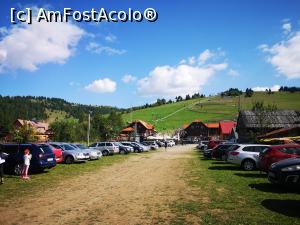 [P01] Parcarea unde am lăsat mașina; &icirc;n față, dealul cu pista de bob; &icirc;n capătul parcării, &icirc;n st&acirc;nga, chioșcul cu langoși » foto by crismis
 - 
<span class="allrVoted glyphicon glyphicon-heart hidden" id="av1196946"></span>
<a class="m-l-10 hidden" id="sv1196946" onclick="voting_Foto_DelVot(,1196946,26619)" role="button">șterge vot <span class="glyphicon glyphicon-remove"></span></a>
<a id="v91196946" class=" c-red"  onclick="voting_Foto_SetVot(1196946)" role="button"><span class="glyphicon glyphicon-heart-empty"></span> <b>LIKE</b> = Votează poza</a> <img class="hidden"  id="f1196946W9" src="/imagini/loader.gif" border="0" /><span class="AjErrMes hidden" id="e1196946ErM"></span>