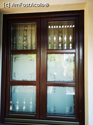 [P13] Fereastra noastră văzută din exterior » foto by crismis
 - 
<span class="allrVoted glyphicon glyphicon-heart hidden" id="av1197392"></span>
<a class="m-l-10 hidden" id="sv1197392" onclick="voting_Foto_DelVot(,1197392,26621)" role="button">șterge vot <span class="glyphicon glyphicon-remove"></span></a>
<a id="v91197392" class=" c-red"  onclick="voting_Foto_SetVot(1197392)" role="button"><span class="glyphicon glyphicon-heart-empty"></span> <b>LIKE</b> = Votează poza</a> <img class="hidden"  id="f1197392W9" src="/imagini/loader.gif" border="0" /><span class="AjErrMes hidden" id="e1197392ErM"></span>