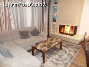 [P05] Spațiul de relaxare din living și șemineul. » foto by Safta Radu
 - 
<span class="allrVoted glyphicon glyphicon-heart hidden" id="av1200289"></span>
<a class="m-l-10 hidden" id="sv1200289" onclick="voting_Foto_DelVot(,1200289,26635)" role="button">șterge vot <span class="glyphicon glyphicon-remove"></span></a>
<a id="v91200289" class=" c-red"  onclick="voting_Foto_SetVot(1200289)" role="button"><span class="glyphicon glyphicon-heart-empty"></span> <b>LIKE</b> = Votează poza</a> <img class="hidden"  id="f1200289W9" src="/imagini/loader.gif" border="0" /><span class="AjErrMes hidden" id="e1200289ErM"></span>