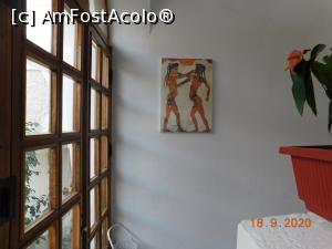 [P29] La intrarea în hotel, o imitaţie a celebrului tablou cu copiii boxeri găsită la Akrotiri » foto by irinad
 - 
<span class="allrVoted glyphicon glyphicon-heart hidden" id="av1201350"></span>
<a class="m-l-10 hidden" id="sv1201350" onclick="voting_Foto_DelVot(,1201350,26641)" role="button">șterge vot <span class="glyphicon glyphicon-remove"></span></a>
<a id="v91201350" class=" c-red"  onclick="voting_Foto_SetVot(1201350)" role="button"><span class="glyphicon glyphicon-heart-empty"></span> <b>LIKE</b> = Votează poza</a> <img class="hidden"  id="f1201350W9" src="/imagini/loader.gif" border="0" /><span class="AjErrMes hidden" id="e1201350ErM"></span>