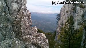 [P19] Stancile albe pe care am urcat, si poarta spre Valea Cernei!  » foto by noi doi
 - 
<span class="allrVoted glyphicon glyphicon-heart hidden" id="av678840"></span>
<a class="m-l-10 hidden" id="sv678840" onclick="voting_Foto_DelVot(,678840,26648)" role="button">șterge vot <span class="glyphicon glyphicon-remove"></span></a>
<a id="v9678840" class=" c-red"  onclick="voting_Foto_SetVot(678840)" role="button"><span class="glyphicon glyphicon-heart-empty"></span> <b>LIKE</b> = Votează poza</a> <img class="hidden"  id="f678840W9" src="/imagini/loader.gif" border="0" /><span class="AjErrMes hidden" id="e678840ErM"></span>