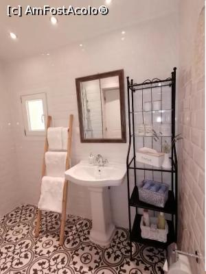 [P22] Baia - vederea catre chiuveta si raftul foarte chic » foto by k-lator
 - 
<span class="allrVoted glyphicon glyphicon-heart hidden" id="av1204026"></span>
<a class="m-l-10 hidden" id="sv1204026" onclick="voting_Foto_DelVot(,1204026,26659)" role="button">șterge vot <span class="glyphicon glyphicon-remove"></span></a>
<a id="v91204026" class=" c-red"  onclick="voting_Foto_SetVot(1204026)" role="button"><span class="glyphicon glyphicon-heart-empty"></span> <b>LIKE</b> = Votează poza</a> <img class="hidden"  id="f1204026W9" src="/imagini/loader.gif" border="0" /><span class="AjErrMes hidden" id="e1204026ErM"></span>