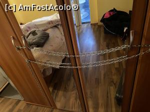 [P05] Celebrul şifonier din apartament » foto by Coni FotoMedia
 - 
<span class="allrVoted glyphicon glyphicon-heart hidden" id="av1210518"></span>
<a class="m-l-10 hidden" id="sv1210518" onclick="voting_Foto_DelVot(,1210518,26662)" role="button">șterge vot <span class="glyphicon glyphicon-remove"></span></a>
<a id="v91210518" class=" c-red"  onclick="voting_Foto_SetVot(1210518)" role="button"><span class="glyphicon glyphicon-heart-empty"></span> <b>LIKE</b> = Votează poza</a> <img class="hidden"  id="f1210518W9" src="/imagini/loader.gif" border="0" /><span class="AjErrMes hidden" id="e1210518ErM"></span>