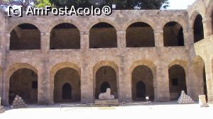 [P01] Intrarea in Curtea Interioara. In fata se afla un Mormant din epoca elenistica, cu statuia unui leu deasupra. » foto by ovidiuyepi
 - 
<span class="allrVoted glyphicon glyphicon-heart hidden" id="av1205997"></span>
<a class="m-l-10 hidden" id="sv1205997" onclick="voting_Foto_DelVot(,1205997,26663)" role="button">șterge vot <span class="glyphicon glyphicon-remove"></span></a>
<a id="v91205997" class=" c-red"  onclick="voting_Foto_SetVot(1205997)" role="button"><span class="glyphicon glyphicon-heart-empty"></span> <b>LIKE</b> = Votează poza</a> <img class="hidden"  id="f1205997W9" src="/imagini/loader.gif" border="0" /><span class="AjErrMes hidden" id="e1205997ErM"></span>