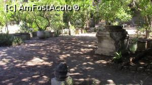 [P17] Vestigii antice din Gradina ,,Conacului Villaragut”. » foto by ovidiuyepi
 - 
<span class="allrVoted glyphicon glyphicon-heart hidden" id="av1206013"></span>
<a class="m-l-10 hidden" id="sv1206013" onclick="voting_Foto_DelVot(,1206013,26663)" role="button">șterge vot <span class="glyphicon glyphicon-remove"></span></a>
<a id="v91206013" class=" c-red"  onclick="voting_Foto_SetVot(1206013)" role="button"><span class="glyphicon glyphicon-heart-empty"></span> <b>LIKE</b> = Votează poza</a> <img class="hidden"  id="f1206013W9" src="/imagini/loader.gif" border="0" /><span class="AjErrMes hidden" id="e1206013ErM"></span>