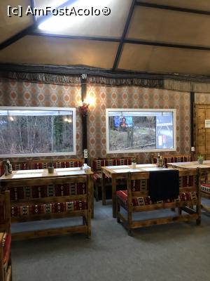 [P45] Prin restaurant » foto by krisstinna
 - 
<span class="allrVoted glyphicon glyphicon-heart hidden" id="av1209237"></span>
<a class="m-l-10 hidden" id="sv1209237" onclick="voting_Foto_DelVot(,1209237,26687)" role="button">șterge vot <span class="glyphicon glyphicon-remove"></span></a>
<a id="v91209237" class=" c-red"  onclick="voting_Foto_SetVot(1209237)" role="button"><span class="glyphicon glyphicon-heart-empty"></span> <b>LIKE</b> = Votează poza</a> <img class="hidden"  id="f1209237W9" src="/imagini/loader.gif" border="0" /><span class="AjErrMes hidden" id="e1209237ErM"></span>