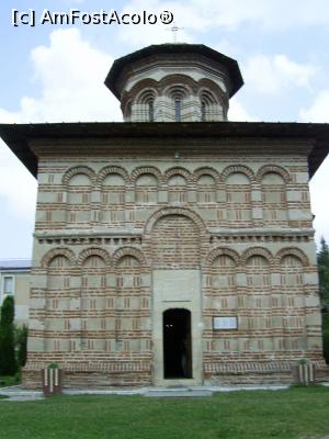[P22] Mănăstirea Coșuna - Biserica. » foto by iulianic
 - 
<span class="allrVoted glyphicon glyphicon-heart hidden" id="av1209388"></span>
<a class="m-l-10 hidden" id="sv1209388" onclick="voting_Foto_DelVot(,1209388,26689)" role="button">șterge vot <span class="glyphicon glyphicon-remove"></span></a>
<a id="v91209388" class=" c-red"  onclick="voting_Foto_SetVot(1209388)" role="button"><span class="glyphicon glyphicon-heart-empty"></span> <b>LIKE</b> = Votează poza</a> <img class="hidden"  id="f1209388W9" src="/imagini/loader.gif" border="0" /><span class="AjErrMes hidden" id="e1209388ErM"></span>