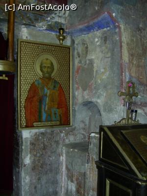 [P07] Mănăstirea Coșuna - Biserica mănăstirii, icoana Sf. Ierarh Nicolae donată de “Theodor și Ioana Vintilescu cu copiii” în 1934. » foto by iulianic
 - 
<span class="allrVoted glyphicon glyphicon-heart hidden" id="av1209373"></span>
<a class="m-l-10 hidden" id="sv1209373" onclick="voting_Foto_DelVot(,1209373,26689)" role="button">șterge vot <span class="glyphicon glyphicon-remove"></span></a>
<a id="v91209373" class=" c-red"  onclick="voting_Foto_SetVot(1209373)" role="button"><span class="glyphicon glyphicon-heart-empty"></span> <b>LIKE</b> = Votează poza</a> <img class="hidden"  id="f1209373W9" src="/imagini/loader.gif" border="0" /><span class="AjErrMes hidden" id="e1209373ErM"></span>