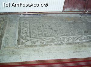 [P19] Mănăstirea Jitianu - Piatră tombală în interior. » foto by iulianic
 - 
<span class="allrVoted glyphicon glyphicon-heart hidden" id="av1209891"></span>
<a class="m-l-10 hidden" id="sv1209891" onclick="voting_Foto_DelVot(,1209891,26689)" role="button">șterge vot <span class="glyphicon glyphicon-remove"></span></a>
<a id="v91209891" class=" c-red"  onclick="voting_Foto_SetVot(1209891)" role="button"><span class="glyphicon glyphicon-heart-empty"></span> <b>LIKE</b> = Votează poza</a> <img class="hidden"  id="f1209891W9" src="/imagini/loader.gif" border="0" /><span class="AjErrMes hidden" id="e1209891ErM"></span>