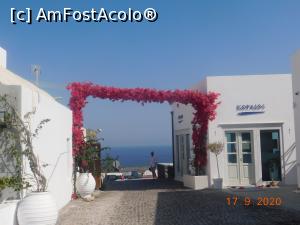 [P05] Vedere spre partea estică a insulei prin această "poartă" de bougainvillea » foto by irinad
 - 
<span class="allrVoted glyphicon glyphicon-heart hidden" id="av1211380"></span>
<a class="m-l-10 hidden" id="sv1211380" onclick="voting_Foto_DelVot(,1211380,26698)" role="button">șterge vot <span class="glyphicon glyphicon-remove"></span></a>
<a id="v91211380" class=" c-red"  onclick="voting_Foto_SetVot(1211380)" role="button"><span class="glyphicon glyphicon-heart-empty"></span> <b>LIKE</b> = Votează poza</a> <img class="hidden"  id="f1211380W9" src="/imagini/loader.gif" border="0" /><span class="AjErrMes hidden" id="e1211380ErM"></span>
