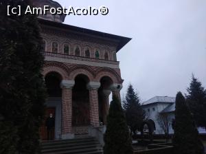 [P13] Mănăstirea Sămurcăsești, Ciorogârla » foto by Mioritik
 - 
<span class="allrVoted glyphicon glyphicon-heart hidden" id="av1290722"></span>
<a class="m-l-10 hidden" id="sv1290722" onclick="voting_Foto_DelVot(,1290722,26723)" role="button">șterge vot <span class="glyphicon glyphicon-remove"></span></a>
<a id="v91290722" class=" c-red"  onclick="voting_Foto_SetVot(1290722)" role="button"><span class="glyphicon glyphicon-heart-empty"></span> <b>LIKE</b> = Votează poza</a> <img class="hidden"  id="f1290722W9" src="/imagini/loader.gif" border="0" /><span class="AjErrMes hidden" id="e1290722ErM"></span>