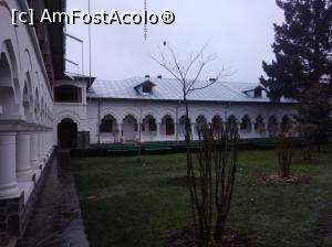 [P15] Mănăstirea Sămurcăsești, Ciorogârla » foto by Mioritik
 - 
<span class="allrVoted glyphicon glyphicon-heart hidden" id="av1290724"></span>
<a class="m-l-10 hidden" id="sv1290724" onclick="voting_Foto_DelVot(,1290724,26723)" role="button">șterge vot <span class="glyphicon glyphicon-remove"></span></a>
<a id="v91290724" class=" c-red"  onclick="voting_Foto_SetVot(1290724)" role="button"><span class="glyphicon glyphicon-heart-empty"></span> <b>LIKE</b> = Votează poza</a> <img class="hidden"  id="f1290724W9" src="/imagini/loader.gif" border="0" /><span class="AjErrMes hidden" id="e1290724ErM"></span>