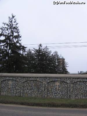 [P01] Mănăstirea Samurcășești - gard exterior.  » foto by tata123 🔱
 - 
<span class="allrVoted glyphicon glyphicon-heart hidden" id="av616280"></span>
<a class="m-l-10 hidden" id="sv616280" onclick="voting_Foto_DelVot(,616280,26723)" role="button">șterge vot <span class="glyphicon glyphicon-remove"></span></a>
<a id="v9616280" class=" c-red"  onclick="voting_Foto_SetVot(616280)" role="button"><span class="glyphicon glyphicon-heart-empty"></span> <b>LIKE</b> = Votează poza</a> <img class="hidden"  id="f616280W9" src="/imagini/loader.gif" border="0" /><span class="AjErrMes hidden" id="e616280ErM"></span>