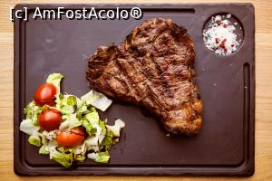 [P18] steak de vită foarte bine pregătit » foto by k-lator
 - 
<span class="allrVoted glyphicon glyphicon-heart hidden" id="av1216143"></span>
<a class="m-l-10 hidden" id="sv1216143" onclick="voting_Foto_DelVot(,1216143,26734)" role="button">șterge vot <span class="glyphicon glyphicon-remove"></span></a>
<a id="v91216143" class=" c-red"  onclick="voting_Foto_SetVot(1216143)" role="button"><span class="glyphicon glyphicon-heart-empty"></span> <b>LIKE</b> = Votează poza</a> <img class="hidden"  id="f1216143W9" src="/imagini/loader.gif" border="0" /><span class="AjErrMes hidden" id="e1216143ErM"></span>