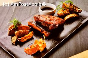 [P19] Coastă de porc cu cartofi copți » foto by k-lator
 - 
<span class="allrVoted glyphicon glyphicon-heart hidden" id="av1216144"></span>
<a class="m-l-10 hidden" id="sv1216144" onclick="voting_Foto_DelVot(,1216144,26734)" role="button">șterge vot <span class="glyphicon glyphicon-remove"></span></a>
<a id="v91216144" class=" c-red"  onclick="voting_Foto_SetVot(1216144)" role="button"><span class="glyphicon glyphicon-heart-empty"></span> <b>LIKE</b> = Votează poza</a> <img class="hidden"  id="f1216144W9" src="/imagini/loader.gif" border="0" /><span class="AjErrMes hidden" id="e1216144ErM"></span>