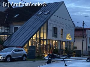 [P01] Hotel Subcarpaţi, Curtea de Argeş - vedere din stradă » foto by nicole33
 - 
<span class="allrVoted glyphicon glyphicon-heart hidden" id="av1414503"></span>
<a class="m-l-10 hidden" id="sv1414503" onclick="voting_Foto_DelVot(,1414503,26734)" role="button">șterge vot <span class="glyphicon glyphicon-remove"></span></a>
<a id="v91414503" class=" c-red"  onclick="voting_Foto_SetVot(1414503)" role="button"><span class="glyphicon glyphicon-heart-empty"></span> <b>LIKE</b> = Votează poza</a> <img class="hidden"  id="f1414503W9" src="/imagini/loader.gif" border="0" /><span class="AjErrMes hidden" id="e1414503ErM"></span>