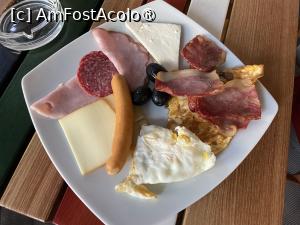 [P31] Hotel Subcarpaţi, Curtea de Argeş - mic dejun » foto by nicole33
 - 
<span class="allrVoted glyphicon glyphicon-heart hidden" id="av1414533"></span>
<a class="m-l-10 hidden" id="sv1414533" onclick="voting_Foto_DelVot(,1414533,26734)" role="button">șterge vot <span class="glyphicon glyphicon-remove"></span></a>
<a id="v91414533" class=" c-red"  onclick="voting_Foto_SetVot(1414533)" role="button"><span class="glyphicon glyphicon-heart-empty"></span> <b>LIKE</b> = Votează poza</a> <img class="hidden"  id="f1414533W9" src="/imagini/loader.gif" border="0" /><span class="AjErrMes hidden" id="e1414533ErM"></span>