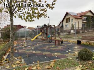 [P45] Hotel Subcarpaţi, Curtea de Argeş - locul de joacă pentru copii » foto by nicole33
 - 
<span class="allrVoted glyphicon glyphicon-heart hidden" id="av1414547"></span>
<a class="m-l-10 hidden" id="sv1414547" onclick="voting_Foto_DelVot(,1414547,26734)" role="button">șterge vot <span class="glyphicon glyphicon-remove"></span></a>
<a id="v91414547" class=" c-red"  onclick="voting_Foto_SetVot(1414547)" role="button"><span class="glyphicon glyphicon-heart-empty"></span> <b>LIKE</b> = Votează poza</a> <img class="hidden"  id="f1414547W9" src="/imagini/loader.gif" border="0" /><span class="AjErrMes hidden" id="e1414547ErM"></span>