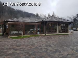 [P11] Clădirea restaurantului » foto by sebigeanina
 - 
<span class="allrVoted glyphicon glyphicon-heart hidden" id="av1216460"></span>
<a class="m-l-10 hidden" id="sv1216460" onclick="voting_Foto_DelVot(,1216460,26736)" role="button">șterge vot <span class="glyphicon glyphicon-remove"></span></a>
<a id="v91216460" class=" c-red"  onclick="voting_Foto_SetVot(1216460)" role="button"><span class="glyphicon glyphicon-heart-empty"></span> <b>LIKE</b> = Votează poza</a> <img class="hidden"  id="f1216460W9" src="/imagini/loader.gif" border="0" /><span class="AjErrMes hidden" id="e1216460ErM"></span>
