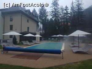 [P22] Partea din spate a hotelului cu piscina și terasa » foto by sebigeanina
 - 
<span class="allrVoted glyphicon glyphicon-heart hidden" id="av1216471"></span>
<a class="m-l-10 hidden" id="sv1216471" onclick="voting_Foto_DelVot(,1216471,26736)" role="button">șterge vot <span class="glyphicon glyphicon-remove"></span></a>
<a id="v91216471" class=" c-red"  onclick="voting_Foto_SetVot(1216471)" role="button"><span class="glyphicon glyphicon-heart-empty"></span> <b>LIKE</b> = Votează poza</a> <img class="hidden"  id="f1216471W9" src="/imagini/loader.gif" border="0" /><span class="AjErrMes hidden" id="e1216471ErM"></span>
