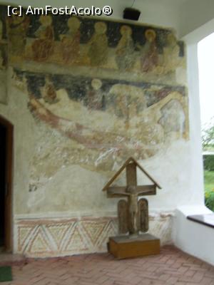 [P04] Mănăstirea Săraca - Biserica veche și pictura pridvorului. » foto by iulianic
 - 
<span class="allrVoted glyphicon glyphicon-heart hidden" id="av1216989"></span>
<a class="m-l-10 hidden" id="sv1216989" onclick="voting_Foto_DelVot(,1216989,26738)" role="button">șterge vot <span class="glyphicon glyphicon-remove"></span></a>
<a id="v91216989" class=" c-red"  onclick="voting_Foto_SetVot(1216989)" role="button"><span class="glyphicon glyphicon-heart-empty"></span> <b>LIKE</b> = Votează poza</a> <img class="hidden"  id="f1216989W9" src="/imagini/loader.gif" border="0" /><span class="AjErrMes hidden" id="e1216989ErM"></span>