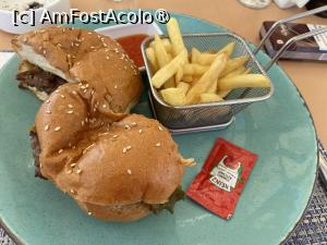 [P73] Rixos Premium Magawish - burger special la prânz la People » foto by nicole33
 - 
<span class="allrVoted glyphicon glyphicon-heart hidden" id="av1418609"></span>
<a class="m-l-10 hidden" id="sv1418609" onclick="voting_Foto_DelVot(,1418609,26752)" role="button">șterge vot <span class="glyphicon glyphicon-remove"></span></a>
<a id="v91418609" class=" c-red"  onclick="voting_Foto_SetVot(1418609)" role="button"><span class="glyphicon glyphicon-heart-empty"></span> <b>LIKE</b> = Votează poza</a> <img class="hidden"  id="f1418609W9" src="/imagini/loader.gif" border="0" /><span class="AjErrMes hidden" id="e1418609ErM"></span>