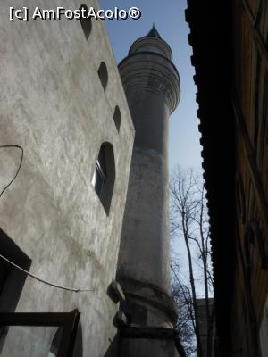 [P20] Moscheea de la Pieptănari - Minaretul înghesuit între clădirea de zid și cea de lemn. » foto by iulianic
 - 
<span class="allrVoted glyphicon glyphicon-heart hidden" id="av1218943"></span>
<a class="m-l-10 hidden" id="sv1218943" onclick="voting_Foto_DelVot(,1218943,26757)" role="button">șterge vot <span class="glyphicon glyphicon-remove"></span></a>
<a id="v91218943" class=" c-red"  onclick="voting_Foto_SetVot(1218943)" role="button"><span class="glyphicon glyphicon-heart-empty"></span> <b>LIKE</b> = Votează poza</a> <img class="hidden"  id="f1218943W9" src="/imagini/loader.gif" border="0" /><span class="AjErrMes hidden" id="e1218943ErM"></span>