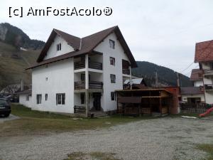 [P01] Casa Rareș din Moieciu de Sus. » foto by Safta Radu
 - 
<span class="allrVoted glyphicon glyphicon-heart hidden" id="av1221431"></span>
<a class="m-l-10 hidden" id="sv1221431" onclick="voting_Foto_DelVot(,1221431,26780)" role="button">șterge vot <span class="glyphicon glyphicon-remove"></span></a>
<a id="v91221431" class=" c-red"  onclick="voting_Foto_SetVot(1221431)" role="button"><span class="glyphicon glyphicon-heart-empty"></span> <b>LIKE</b> = Votează poza</a> <img class="hidden"  id="f1221431W9" src="/imagini/loader.gif" border="0" /><span class="AjErrMes hidden" id="e1221431ErM"></span>