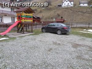 [P04] Parcarea și micul spațiu de joacă. » foto by Safta Radu
 - 
<span class="allrVoted glyphicon glyphicon-heart hidden" id="av1221434"></span>
<a class="m-l-10 hidden" id="sv1221434" onclick="voting_Foto_DelVot(,1221434,26780)" role="button">șterge vot <span class="glyphicon glyphicon-remove"></span></a>
<a id="v91221434" class=" c-red"  onclick="voting_Foto_SetVot(1221434)" role="button"><span class="glyphicon glyphicon-heart-empty"></span> <b>LIKE</b> = Votează poza</a> <img class="hidden"  id="f1221434W9" src="/imagini/loader.gif" border="0" /><span class="AjErrMes hidden" id="e1221434ErM"></span>