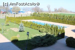 [P25] Adamclisi, Pensiunea Tropheum Traiani, Grădina și piscina văzute din balcon » foto by mprofeanu
 - 
<span class="allrVoted glyphicon glyphicon-heart hidden" id="av1222874"></span>
<a class="m-l-10 hidden" id="sv1222874" onclick="voting_Foto_DelVot(,1222874,26790)" role="button">șterge vot <span class="glyphicon glyphicon-remove"></span></a>
<a id="v91222874" class=" c-red"  onclick="voting_Foto_SetVot(1222874)" role="button"><span class="glyphicon glyphicon-heart-empty"></span> <b>LIKE</b> = Votează poza</a> <img class="hidden"  id="f1222874W9" src="/imagini/loader.gif" border="0" /><span class="AjErrMes hidden" id="e1222874ErM"></span>