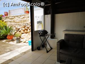 [P27] Grătarul electric și parte din zona de relaxare de pe verandă » foto by crismis
 - 
<span class="allrVoted glyphicon glyphicon-heart hidden" id="av1226230"></span>
<a class="m-l-10 hidden" id="sv1226230" onclick="voting_Foto_DelVot(,1226230,26819)" role="button">șterge vot <span class="glyphicon glyphicon-remove"></span></a>
<a id="v91226230" class=" c-red"  onclick="voting_Foto_SetVot(1226230)" role="button"><span class="glyphicon glyphicon-heart-empty"></span> <b>LIKE</b> = Votează poza</a> <img class="hidden"  id="f1226230W9" src="/imagini/loader.gif" border="0" /><span class="AjErrMes hidden" id="e1226230ErM"></span>
