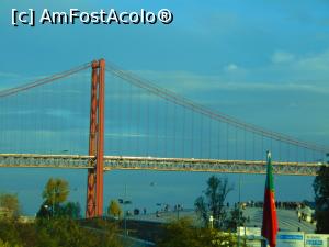 [P10] Cu un zoom bun am surpins podul 25 aprilie de pe fereastra muzeului- o priveliste superba » foto by GabrielaG
 - 
<span class="allrVoted glyphicon glyphicon-heart hidden" id="av843903"></span>
<a class="m-l-10 hidden" id="sv843903" onclick="voting_Foto_DelVot(,843903,26822)" role="button">șterge vot <span class="glyphicon glyphicon-remove"></span></a>
<a id="v9843903" class=" c-red"  onclick="voting_Foto_SetVot(843903)" role="button"><span class="glyphicon glyphicon-heart-empty"></span> <b>LIKE</b> = Votează poza</a> <img class="hidden"  id="f843903W9" src="/imagini/loader.gif" border="0" /><span class="AjErrMes hidden" id="e843903ErM"></span>