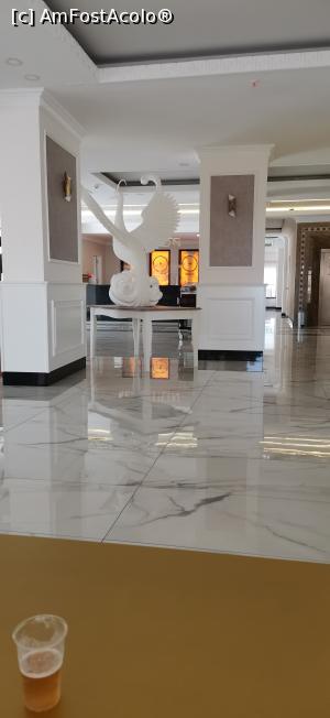 [P09] In holul receptiei » foto by Mihai56
 - 
<span class="allrVoted glyphicon glyphicon-heart hidden" id="av1228228"></span>
<a class="m-l-10 hidden" id="sv1228228" onclick="voting_Foto_DelVot(,1228228,26834)" role="button">șterge vot <span class="glyphicon glyphicon-remove"></span></a>
<a id="v91228228" class=" c-red"  onclick="voting_Foto_SetVot(1228228)" role="button"><span class="glyphicon glyphicon-heart-empty"></span> <b>LIKE</b> = Votează poza</a> <img class="hidden"  id="f1228228W9" src="/imagini/loader.gif" border="0" /><span class="AjErrMes hidden" id="e1228228ErM"></span>