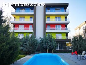 [P29] Aparthotelul văzut din zona piscinei » foto by crismis
 - 
<span class="allrVoted glyphicon glyphicon-heart hidden" id="av1229013"></span>
<a class="m-l-10 hidden" id="sv1229013" onclick="voting_Foto_DelVot(,1229013,26852)" role="button">șterge vot <span class="glyphicon glyphicon-remove"></span></a>
<a id="v91229013" class=" c-red"  onclick="voting_Foto_SetVot(1229013)" role="button"><span class="glyphicon glyphicon-heart-empty"></span> <b>LIKE</b> = Votează poza</a> <img class="hidden"  id="f1229013W9" src="/imagini/loader.gif" border="0" /><span class="AjErrMes hidden" id="e1229013ErM"></span>
