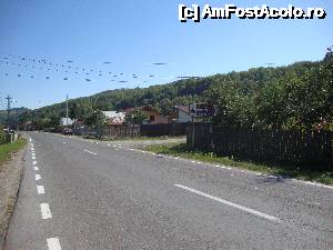[P02] Acesta este indicatorul care arată drumul către mănăstire. Fotografia este făcută pe sensul de deplasare Slănic Moldova - Târgu Ocna.  » foto by Floryn81
 - 
<span class="allrVoted glyphicon glyphicon-heart hidden" id="av482744"></span>
<a class="m-l-10 hidden" id="sv482744" onclick="voting_Foto_DelVot(,482744,26853)" role="button">șterge vot <span class="glyphicon glyphicon-remove"></span></a>
<a id="v9482744" class=" c-red"  onclick="voting_Foto_SetVot(482744)" role="button"><span class="glyphicon glyphicon-heart-empty"></span> <b>LIKE</b> = Votează poza</a> <img class="hidden"  id="f482744W9" src="/imagini/loader.gif" border="0" /><span class="AjErrMes hidden" id="e482744ErM"></span>