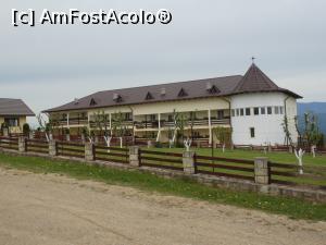 [P04] Mănăstirea Ștefan cel Mare - Slănic Moldova. Corpul de chilii și paraclisul. » foto by iulianic
 - 
<span class="allrVoted glyphicon glyphicon-heart hidden" id="av1229088"></span>
<a class="m-l-10 hidden" id="sv1229088" onclick="voting_Foto_DelVot(,1229088,26853)" role="button">șterge vot <span class="glyphicon glyphicon-remove"></span></a>
<a id="v91229088" class=" c-red"  onclick="voting_Foto_SetVot(1229088)" role="button"><span class="glyphicon glyphicon-heart-empty"></span> <b>LIKE</b> = Votează poza</a> <img class="hidden"  id="f1229088W9" src="/imagini/loader.gif" border="0" /><span class="AjErrMes hidden" id="e1229088ErM"></span>