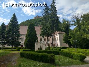 [P01] Castelul B&eacute;thlen-Magna Curia la prima vedere, &icirc;n spate cetatea Devei. &Icirc;n parc statuile lui Horea, Cloșca și Crișan. » foto by maryka
 - 
<span class="allrVoted glyphicon glyphicon-heart hidden" id="av1229974"></span>
<a class="m-l-10 hidden" id="sv1229974" onclick="voting_Foto_DelVot(,1229974,26859)" role="button">șterge vot <span class="glyphicon glyphicon-remove"></span></a>
<a id="v91229974" class=" c-red"  onclick="voting_Foto_SetVot(1229974)" role="button"><span class="glyphicon glyphicon-heart-empty"></span> <b>LIKE</b> = Votează poza</a> <img class="hidden"  id="f1229974W9" src="/imagini/loader.gif" border="0" /><span class="AjErrMes hidden" id="e1229974ErM"></span>