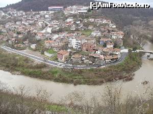 [P06] Veliko Târnovo văzut din Turnul de Vest » foto by irinad
 - 
<span class="allrVoted glyphicon glyphicon-heart hidden" id="av699747"></span>
<a class="m-l-10 hidden" id="sv699747" onclick="voting_Foto_DelVot(,699747,26860)" role="button">șterge vot <span class="glyphicon glyphicon-remove"></span></a>
<a id="v9699747" class=" c-red"  onclick="voting_Foto_SetVot(699747)" role="button"><span class="glyphicon glyphicon-heart-empty"></span> <b>LIKE</b> = Votează poza</a> <img class="hidden"  id="f699747W9" src="/imagini/loader.gif" border="0" /><span class="AjErrMes hidden" id="e699747ErM"></span>