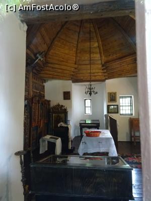 [P12] Interior biserica de lemn. » foto by tata123 🔱
 - 
<span class="allrVoted glyphicon glyphicon-heart hidden" id="av1369623"></span>
<a class="m-l-10 hidden" id="sv1369623" onclick="voting_Foto_DelVot(,1369623,26886)" role="button">șterge vot <span class="glyphicon glyphicon-remove"></span></a>
<a id="v91369623" class=" c-red"  onclick="voting_Foto_SetVot(1369623)" role="button"><span class="glyphicon glyphicon-heart-empty"></span> <b>LIKE</b> = Votează poza</a> <img class="hidden"  id="f1369623W9" src="/imagini/loader.gif" border="0" /><span class="AjErrMes hidden" id="e1369623ErM"></span>