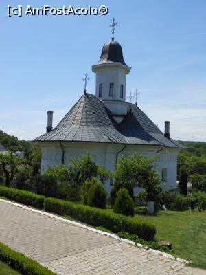 [P05] Mănăstirea Buciumeni - Biserica mare, vedere dinspre nord-est. » foto by iulianic
 - 
<span class="allrVoted glyphicon glyphicon-heart hidden" id="av1235531"></span>
<a class="m-l-10 hidden" id="sv1235531" onclick="voting_Foto_DelVot(,1235531,26901)" role="button">șterge vot <span class="glyphicon glyphicon-remove"></span></a>
<a id="v91235531" class=" c-red"  onclick="voting_Foto_SetVot(1235531)" role="button"><span class="glyphicon glyphicon-heart-empty"></span> <b>LIKE</b> = Votează poza</a> <img class="hidden"  id="f1235531W9" src="/imagini/loader.gif" border="0" /><span class="AjErrMes hidden" id="e1235531ErM"></span>